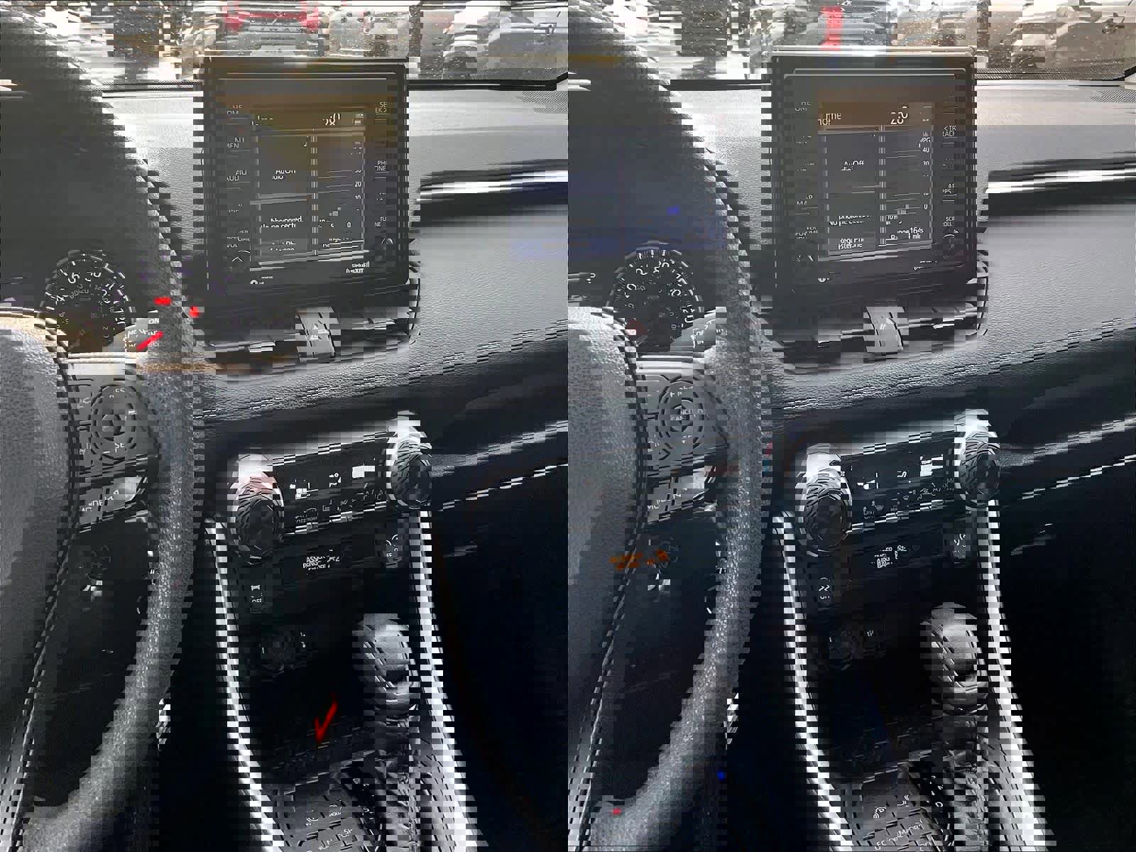 Used 2022 Toyota RAV4 LE image 18