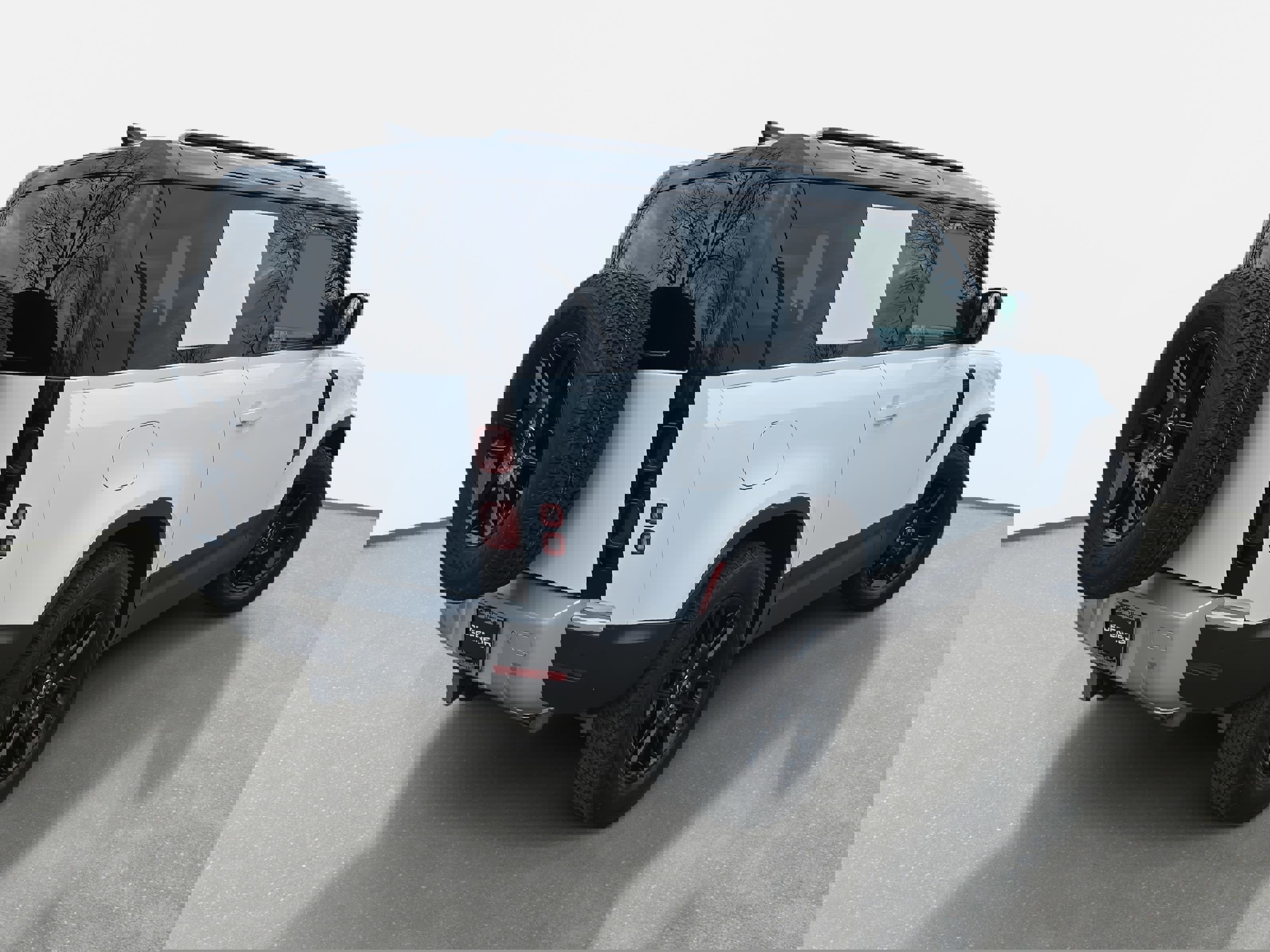 Certified 2025 Land Rover Defender 90 S image 5