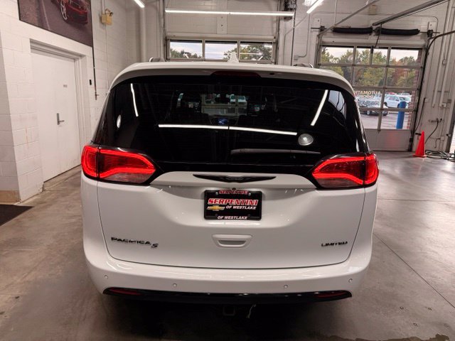 Used 2019 Chrysler Pacifica Limited w/ S Appearance Package FWD image 22