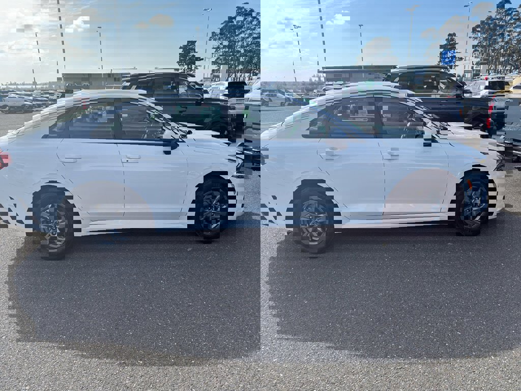 Used 2023 Kia K5 LXS image 5