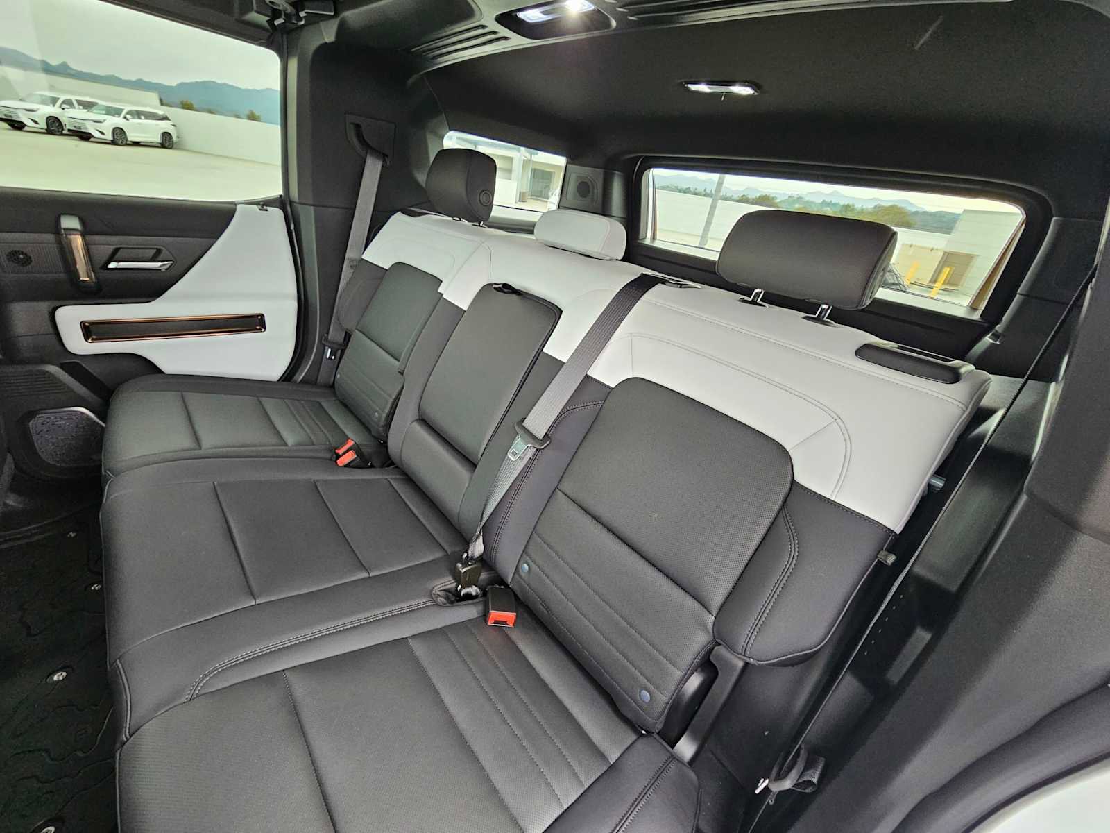 Used 2024 GMC Hummer EV 2X w/ Extreme Off-Road Package image 18