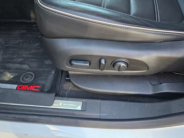 Certified 2020 GMC Acadia Denali w/ Denali Ultimate Package AWD/4WD image 14