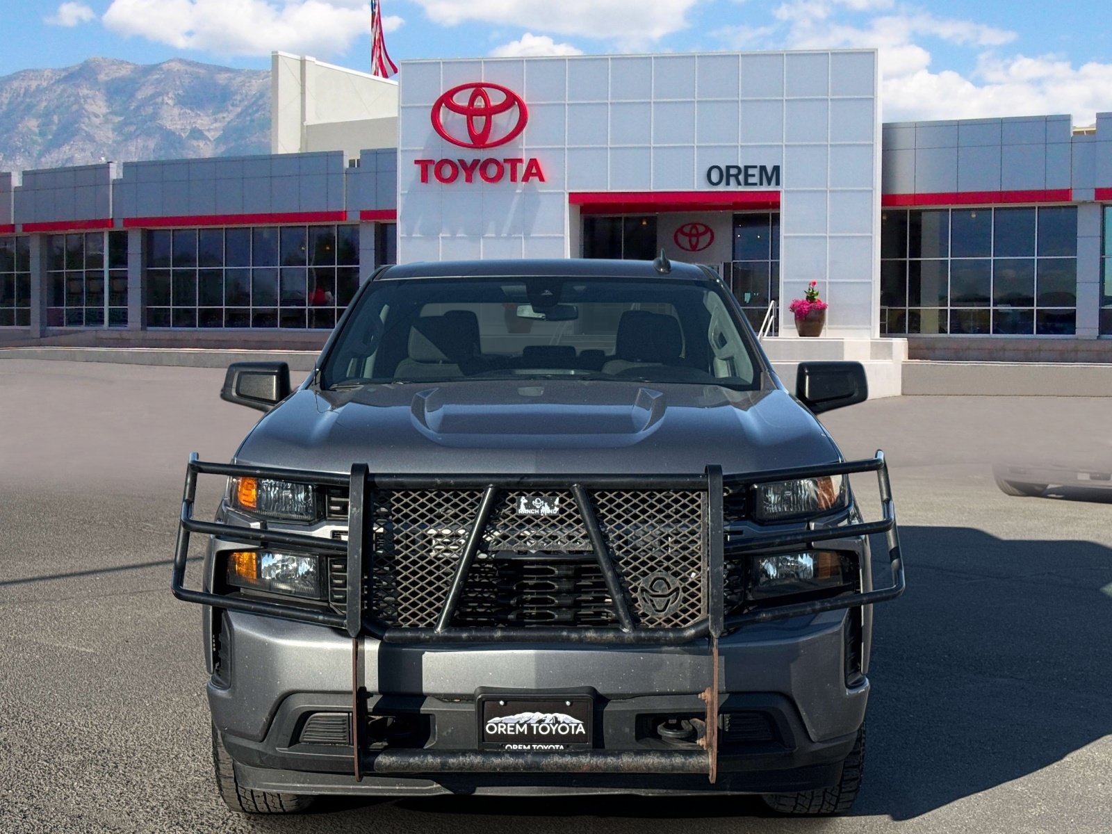 Used 2021 Chevrolet Silverado 1500 Custom w/ LPO, Dark Essentials Package AWD/4WD image 2