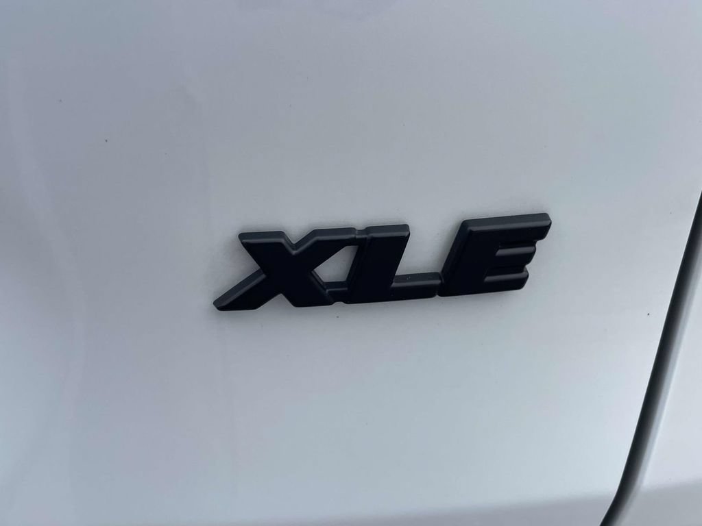 Used 2025 Toyota RAV4 XLE Premium w/ Weather Package FWD image 9
