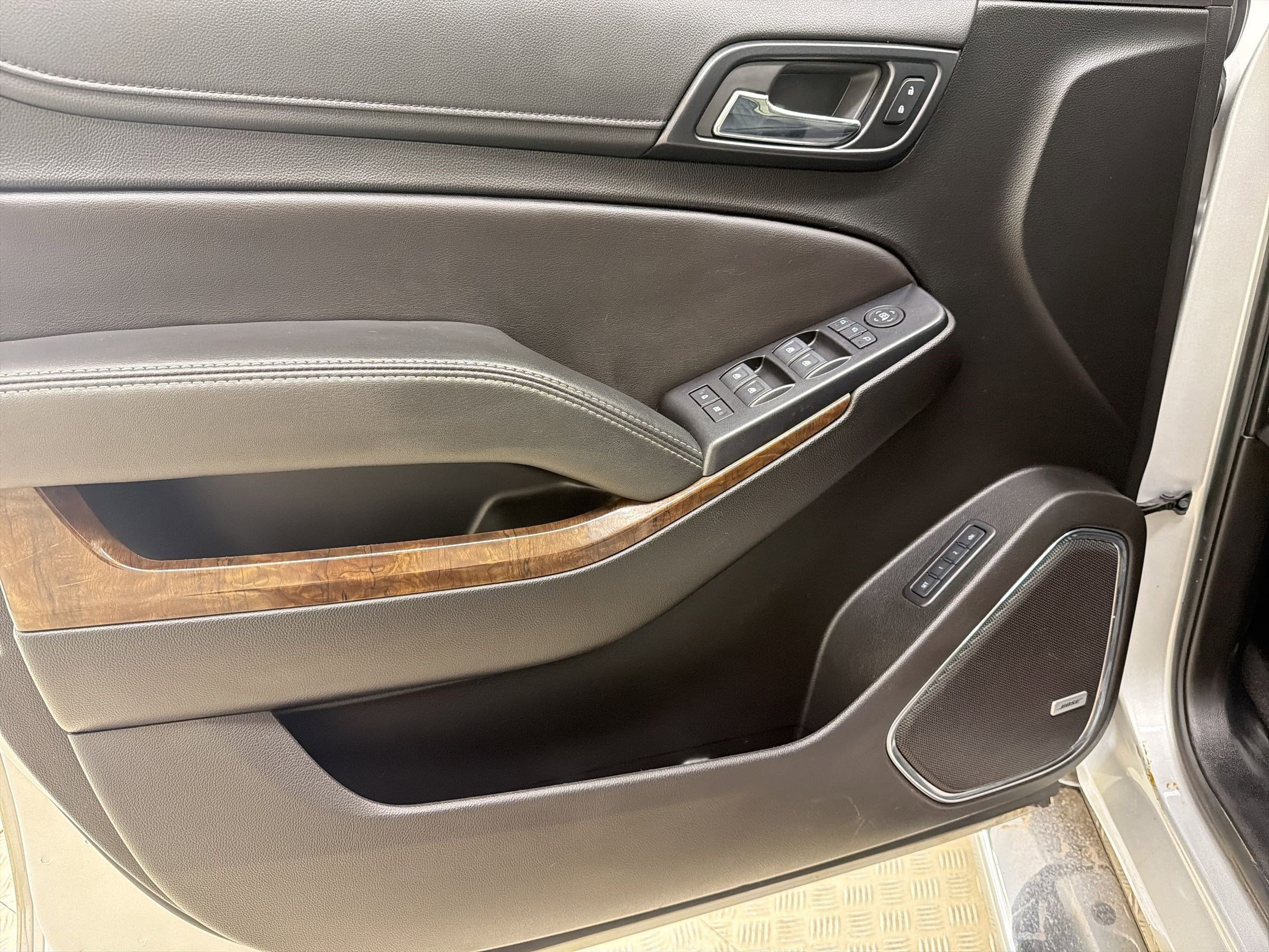 Used 2019 Chevrolet Tahoe LT w/ LT Signature Package image 13