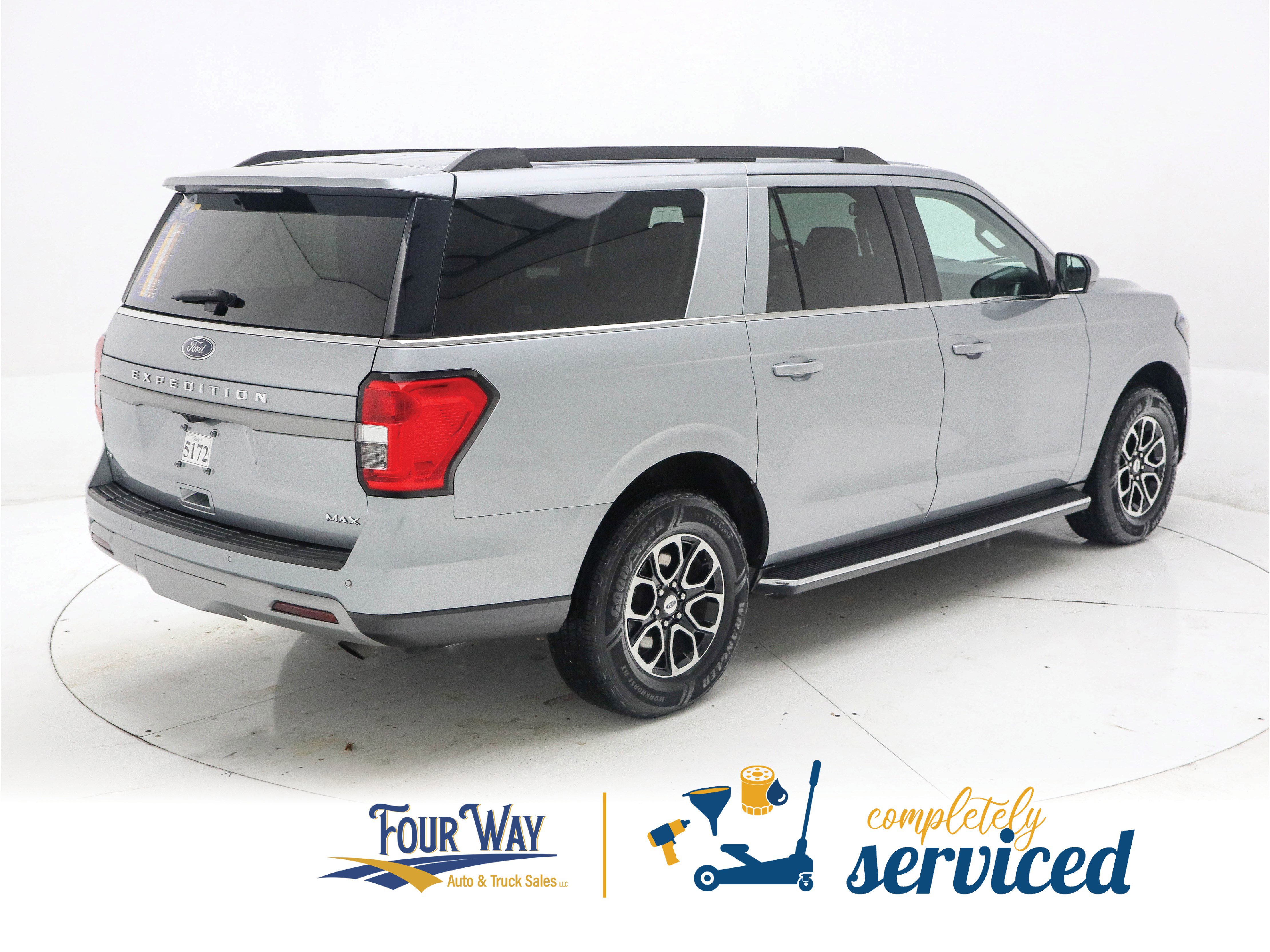 Used 2023 Ford Expedition Max XLT image 4