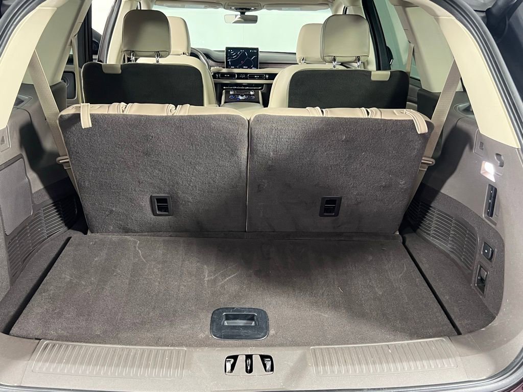 Used 2023 Lincoln Aviator Reserve w/ Equipment Group 201A AWD/4WD image 36