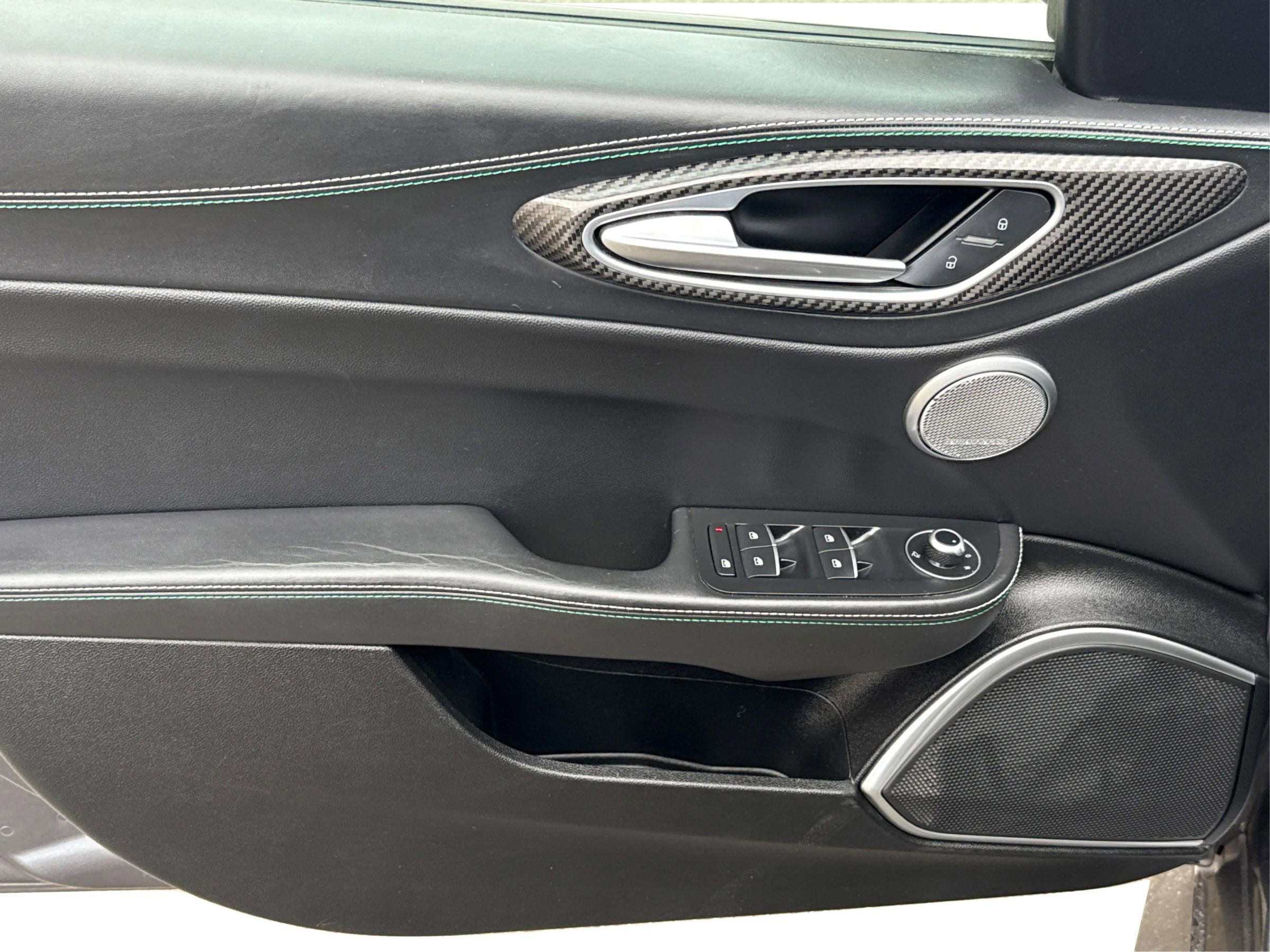 Used 2018 Alfa Romeo Giulia Quadrifoglio w/ Driver Assist Dynamic Package RWD image 21