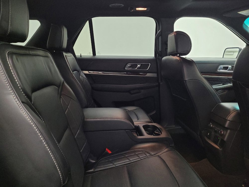 Used 2017 Ford Explorer Platinum AWD/4WD image 19