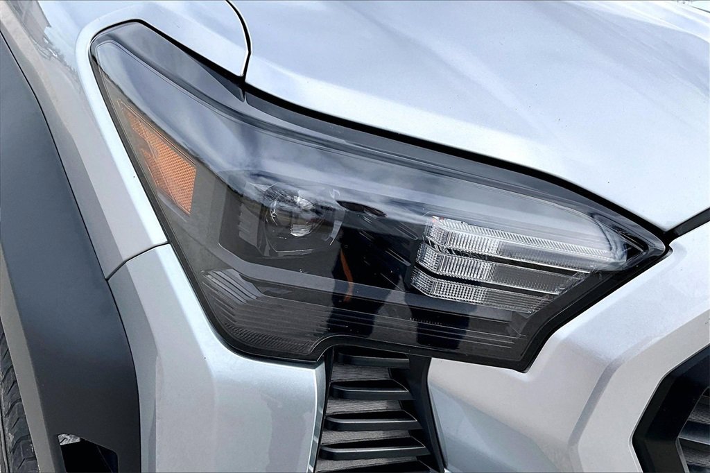 Used 2024 Toyota Tacoma TRD Off-Road image 24