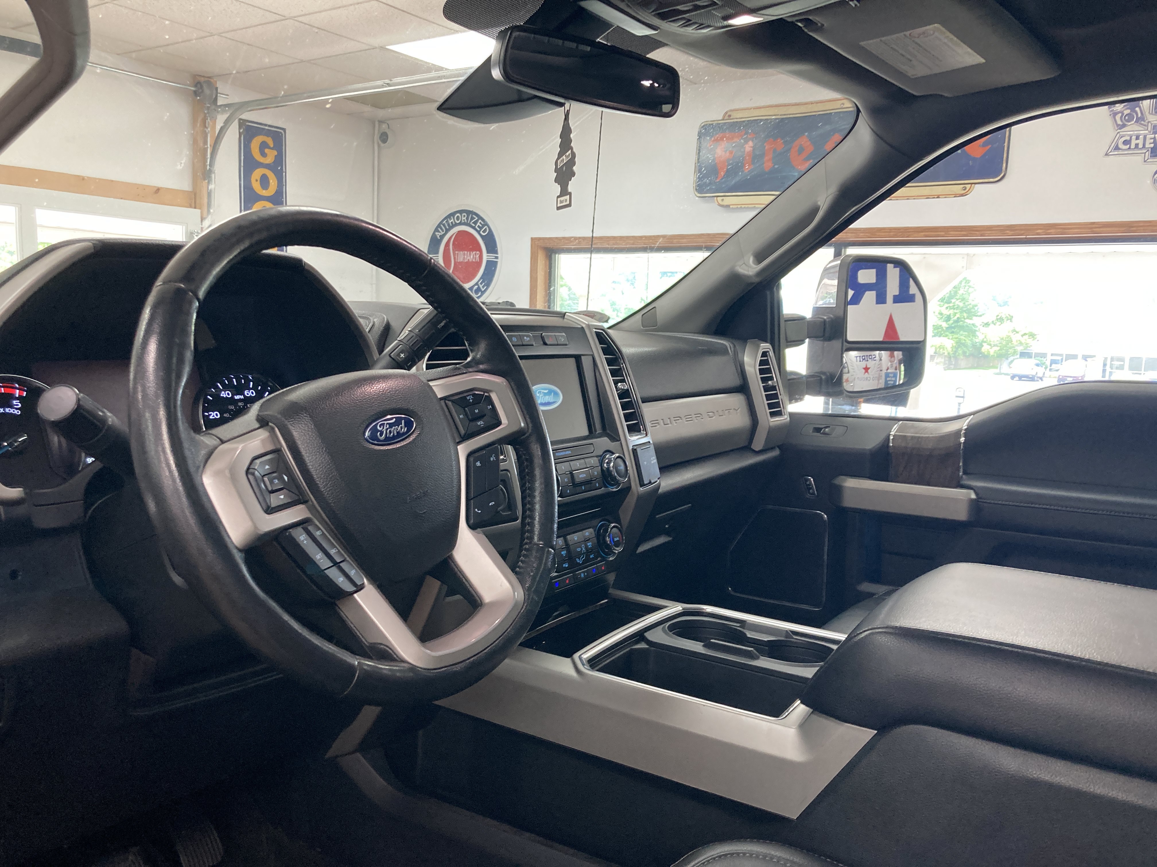Used 2017 Ford F350 Lariat w/ Lariat Ultimate Package AWD/4WD image 14
