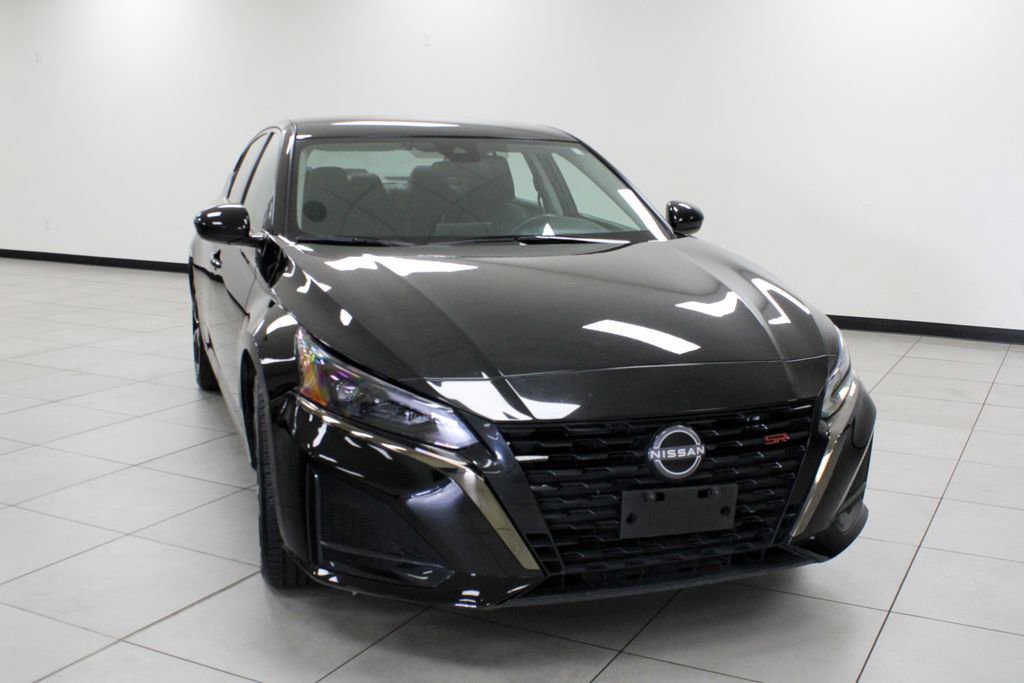 Used 2025 Nissan Altima 2.5 SR image 10