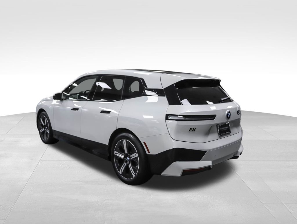 Used 2025 BMW iX M60 w/ Luxury Package image 3