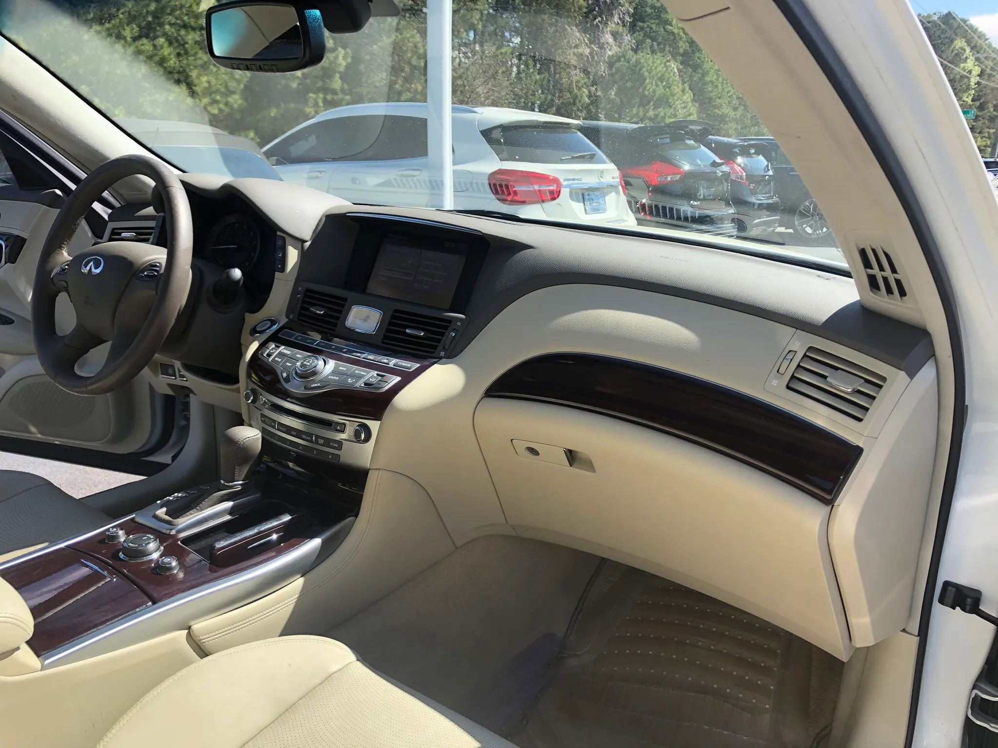 Used 2017 INFINITI Q70 L 3.7 image 39