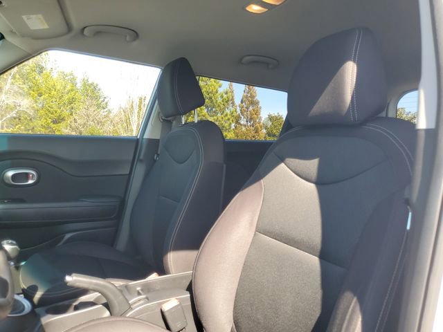 Used 2018 Kia Soul Base image 13