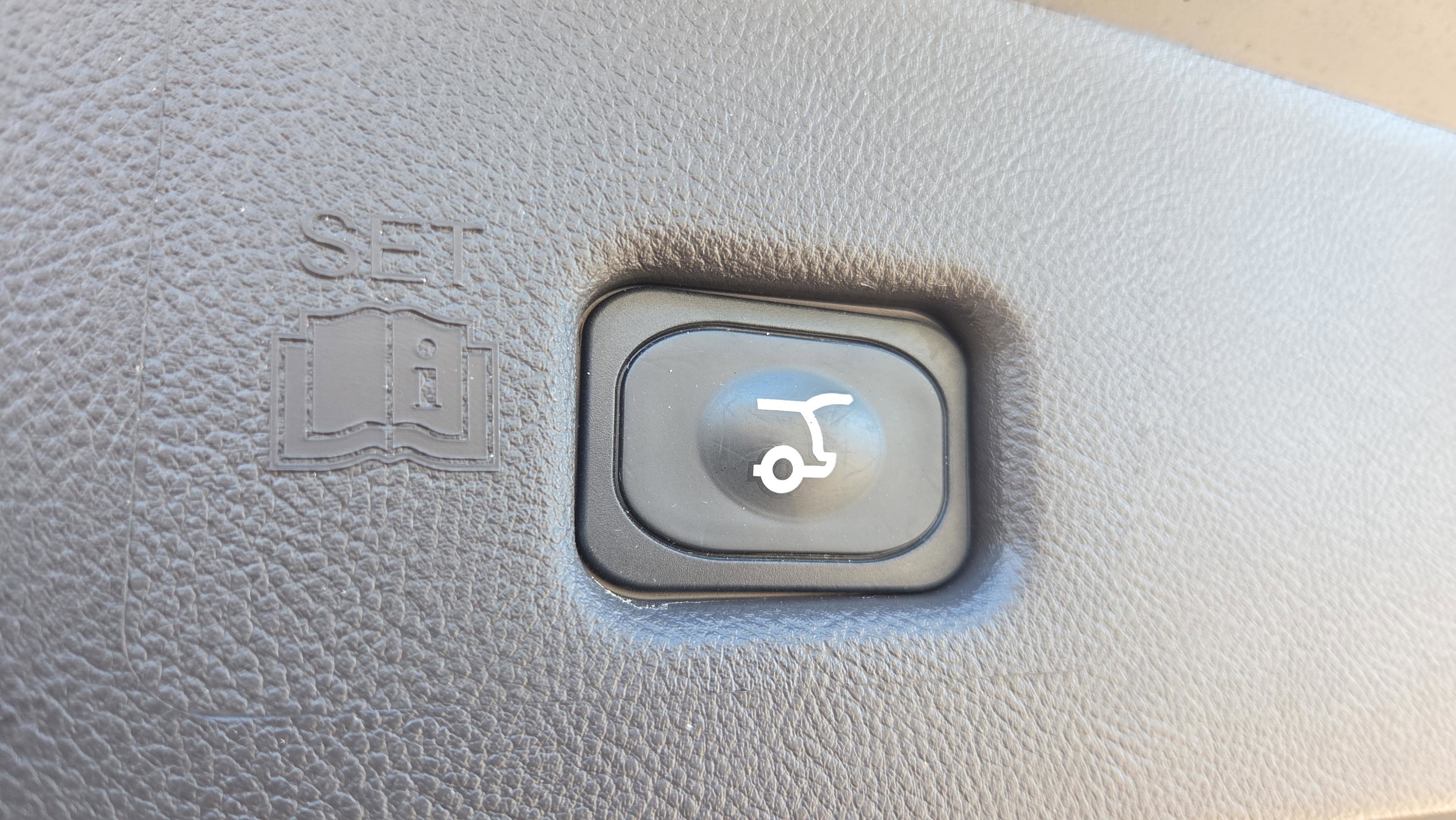 Used 2022 Lincoln Nautilus Black Label w/ Cargo Utility Package image 22