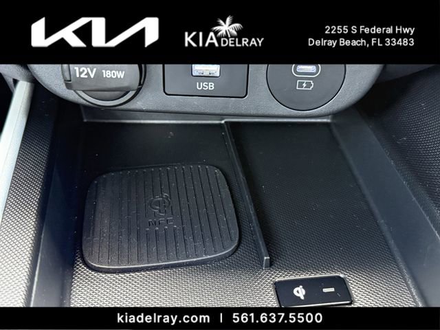 Used 2024 Hyundai Elantra Limited image 23