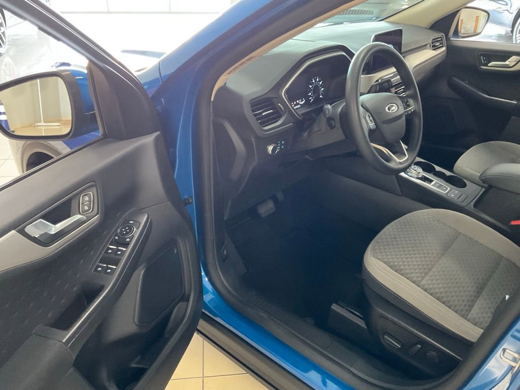 Used 2020 Ford Escape SE image 10