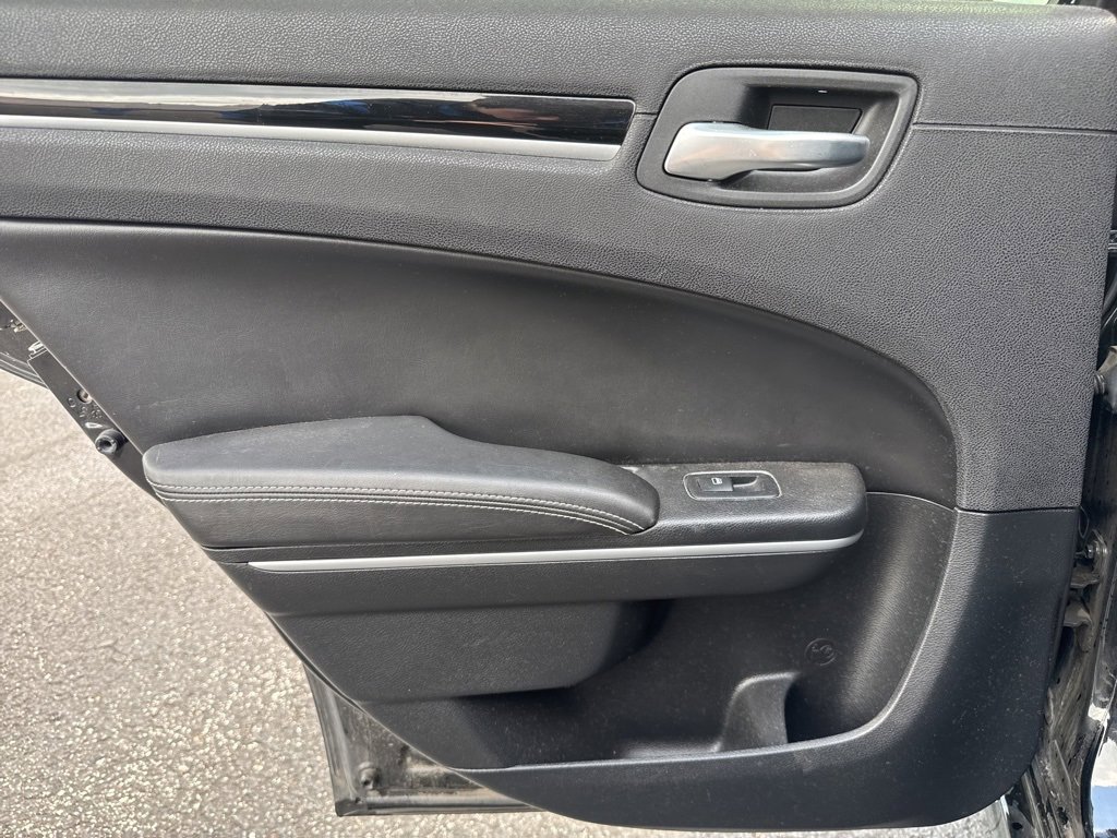 Used 2018 Chrysler 300 S w/ 300S Premium Group image 43