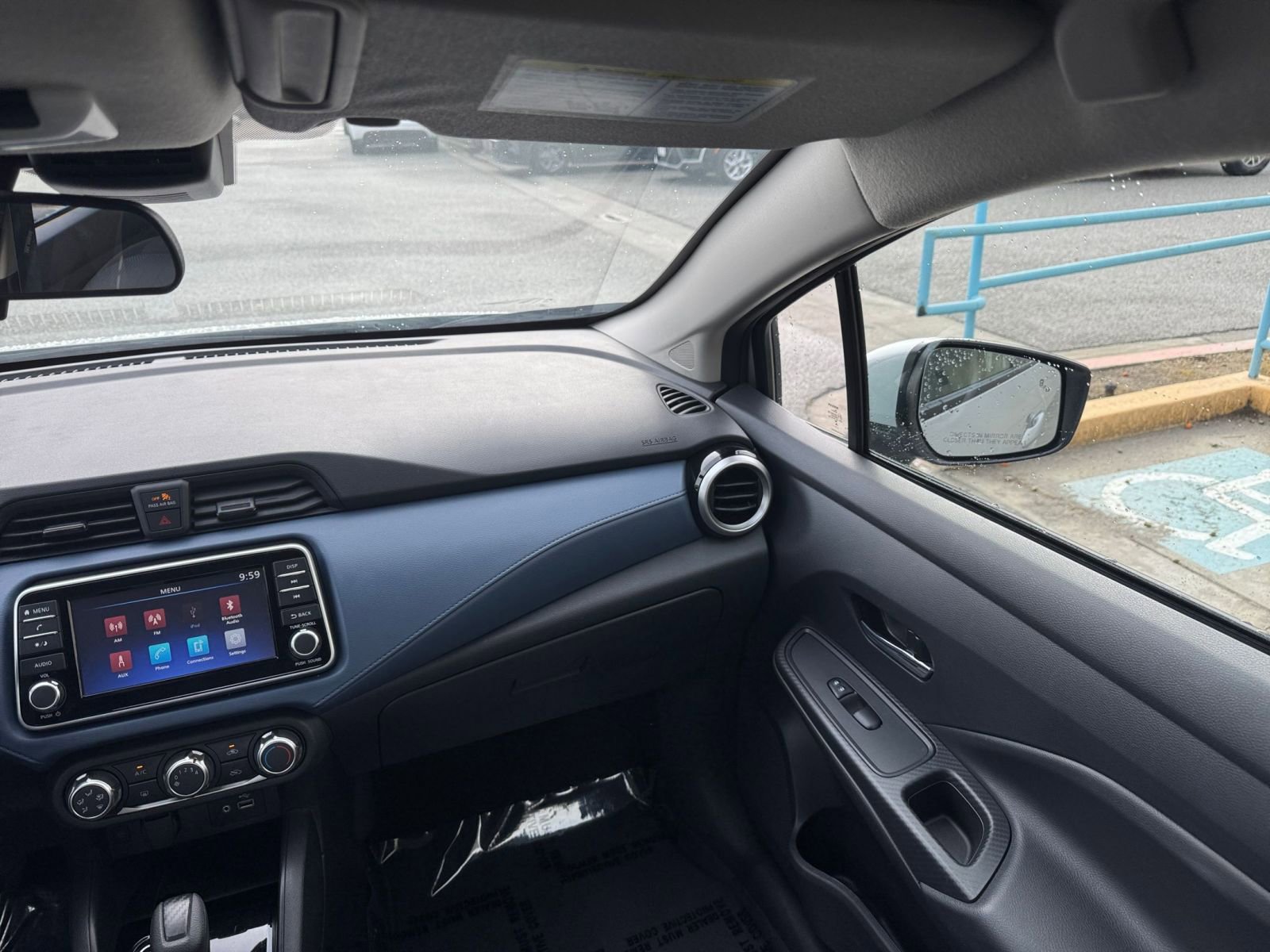 Used 2025 Nissan Versa SV FWD image 34