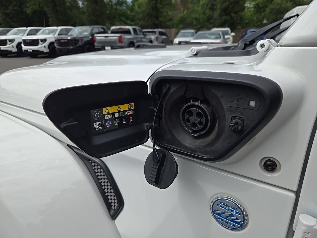Used 2024 Jeep Wrangler Unlimited Sahara AWD/4WD image 12