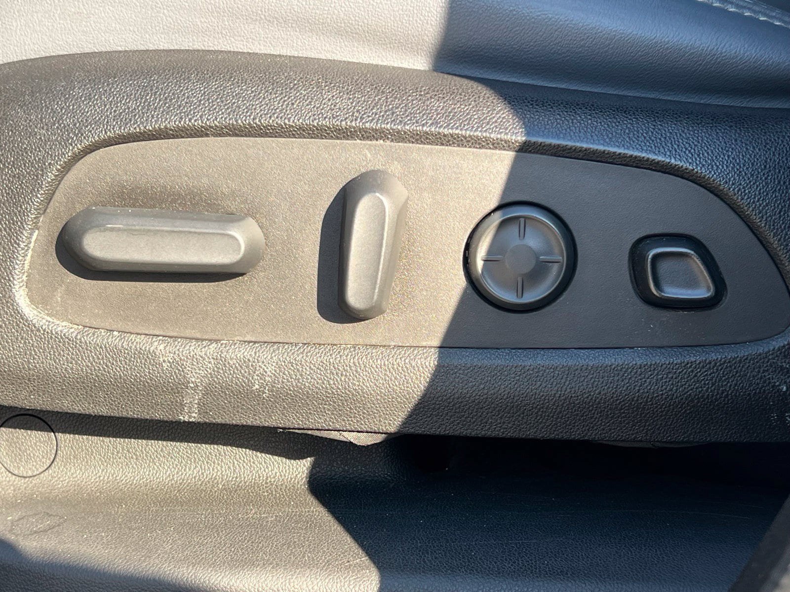 Used 2022 Buick Enclave Premium FWD image 29