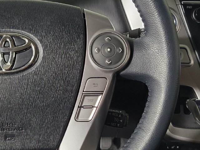 Used 2015 Toyota Prius V Four FWD image 25