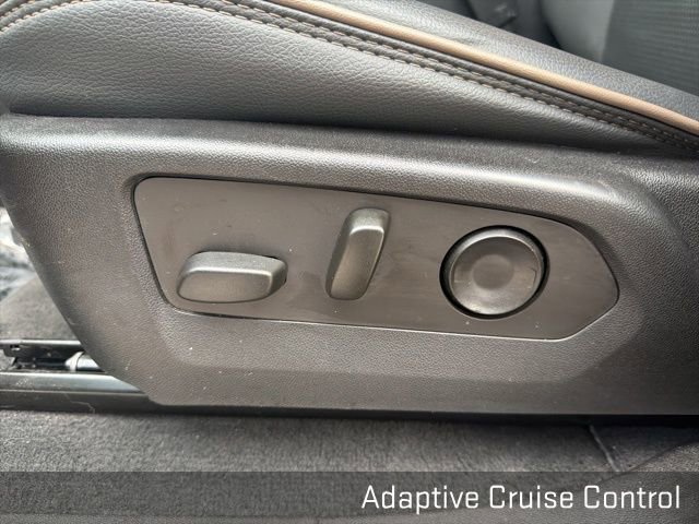 Used 2024 GMC Canyon Denali image 28