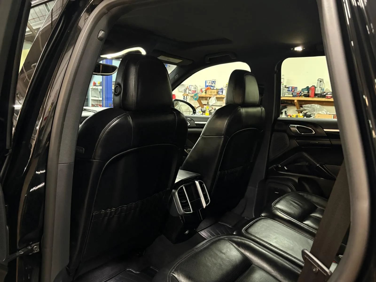 Used 2018 Porsche Cayenne Platinum Edition AWD/4WD image 22