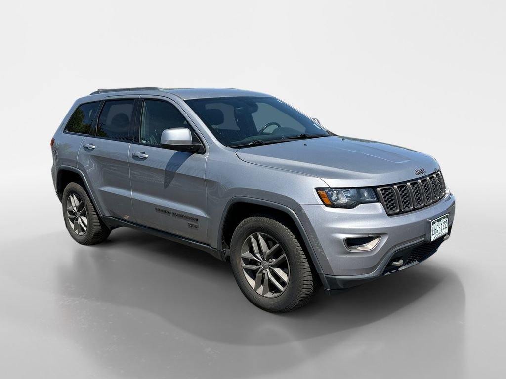 Used 2017 Jeep Grand Cherokee Laredo AWD/4WD image 8