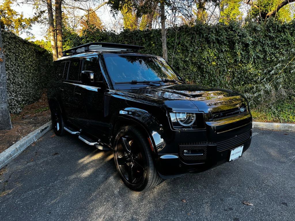 Used 2024 Land Rover Defender 130 X-Dynamic SE image 3