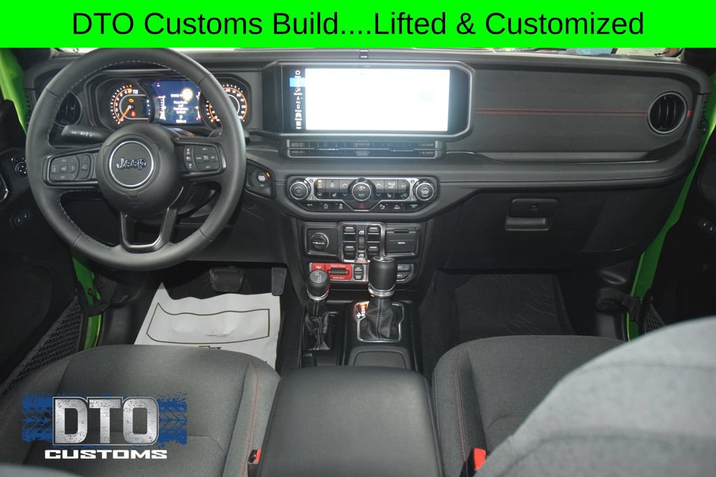 Used 2025 Jeep Gladiator Rubicon w/ Safety Group AWD/4WD image 33