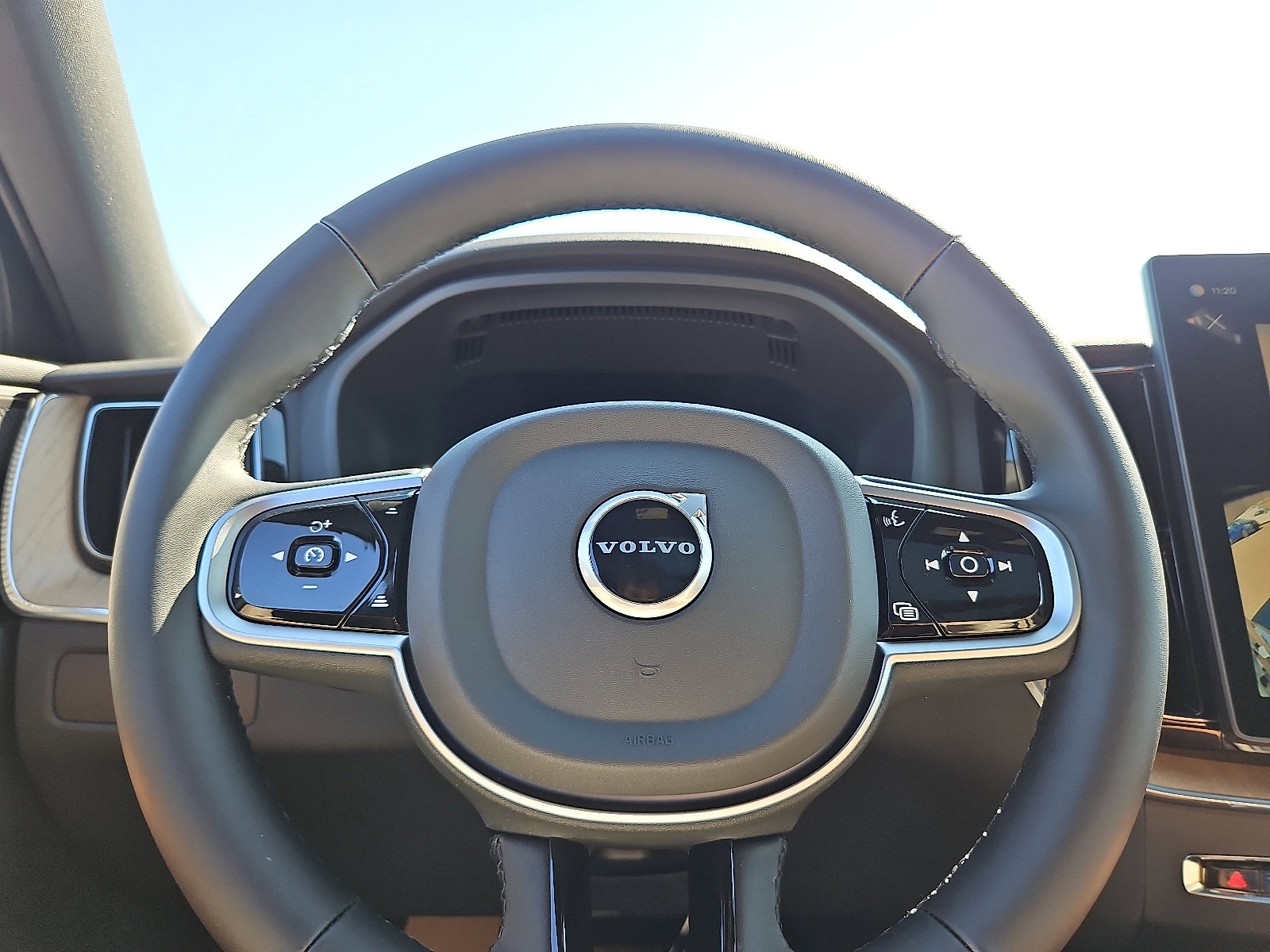 New 2026 Volvo XC60 B5 Plus w/ Protection Package Premier image 17