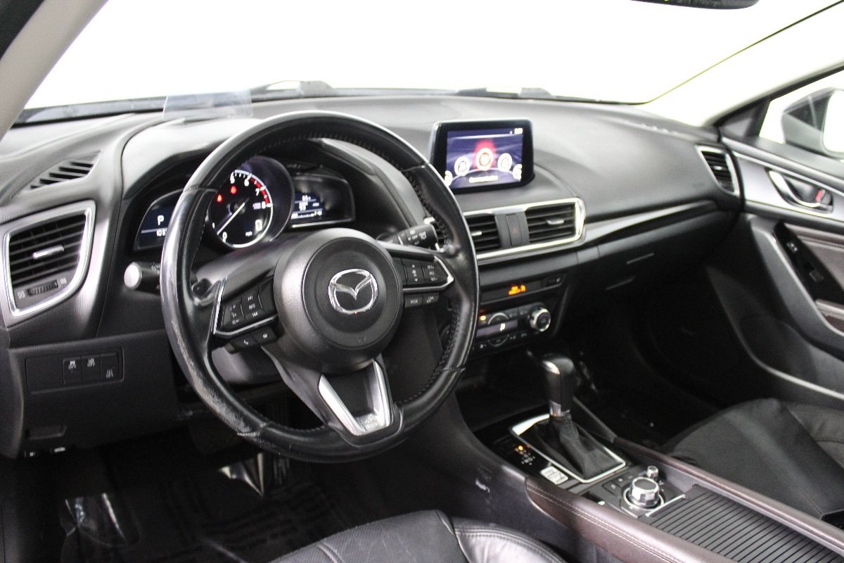 Used 2018 MAZDA MAZDA3 Grand Touring w/ Premium Equipment Package FWD image 27