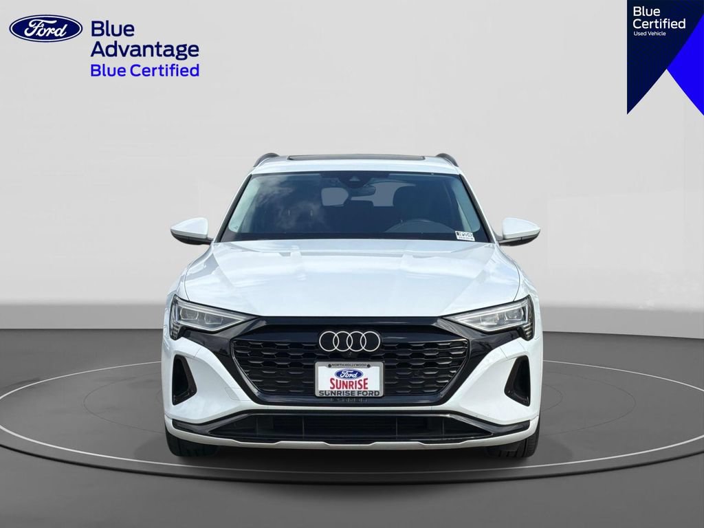 Used 2024 Audi Q8 e-tron Premium AWD/4WD image 3