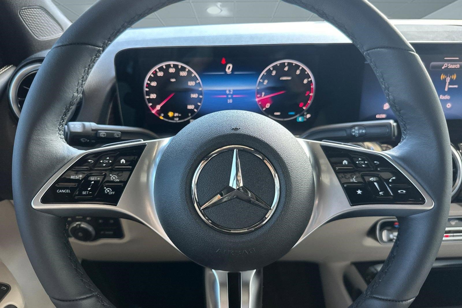 New 2026 Mercedes-Benz GLB 250 image 17