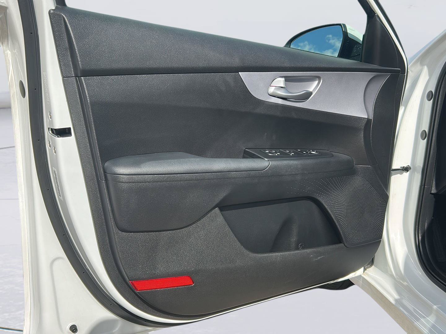 Used 2024 Kia Forte LXS FWD image 8