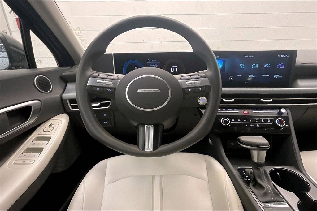 Certified 2025 Hyundai Sonata SE image 4