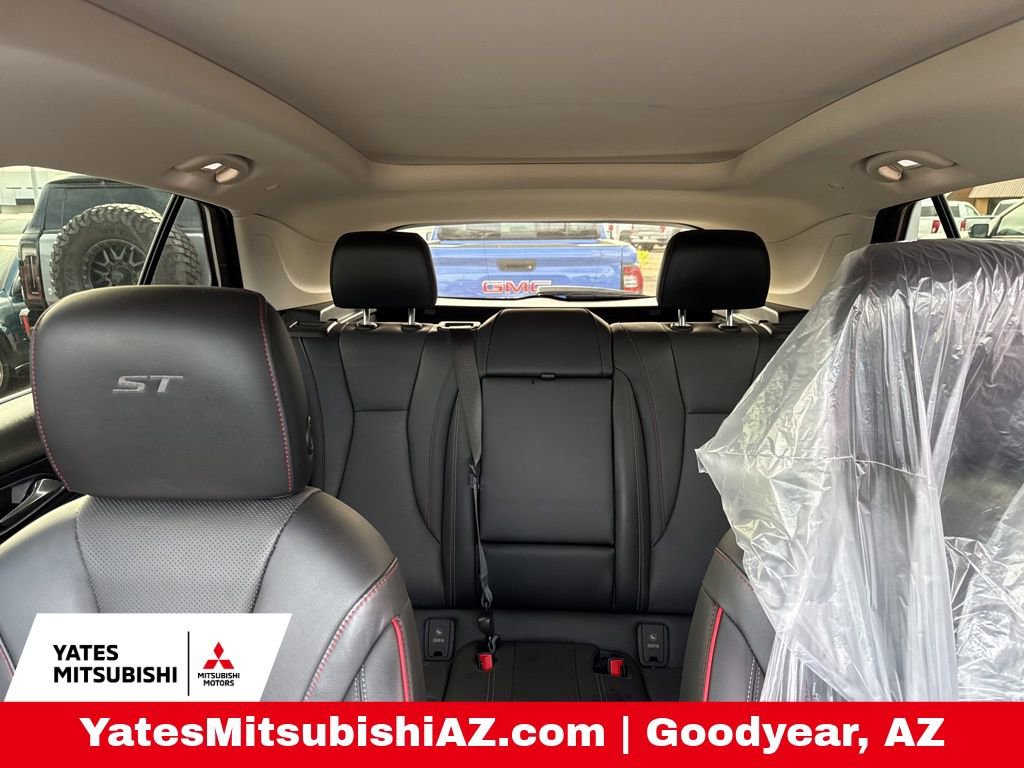 Used 2023 Buick Envision Essence w/ Sport Touring Package image 11