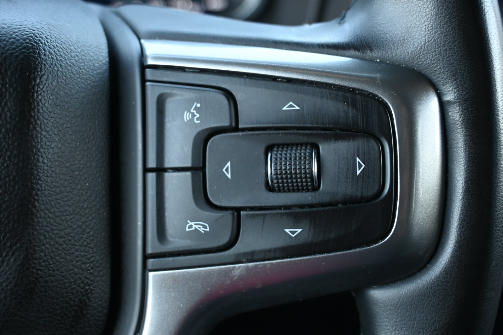 Used 2024 Chevrolet Suburban Premier AWD/4WD image 13