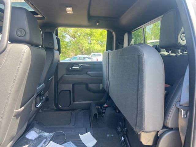 Used 2025 GMC Sierra 2500 AT4 w/ AT4 Premium Plus Package AWD/4WD image 15