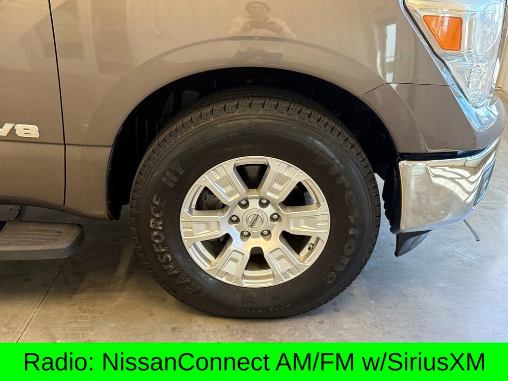 Used 2018 Nissan Titan SV AWD/4WD image 2