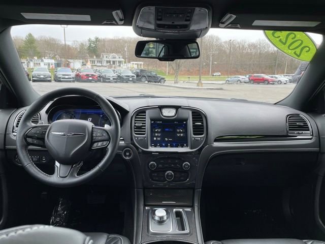 Used 2023 Chrysler 300 C image 14