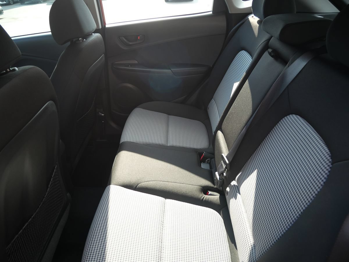 Used 2021 Hyundai Kona SE FWD image 24