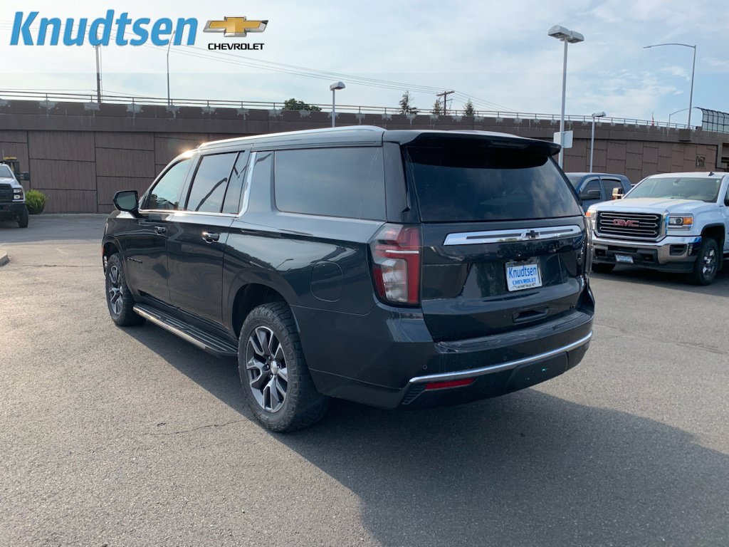 Used 2022 Chevrolet Suburban LT w/ Max Trailering Package AWD/4WD image 5