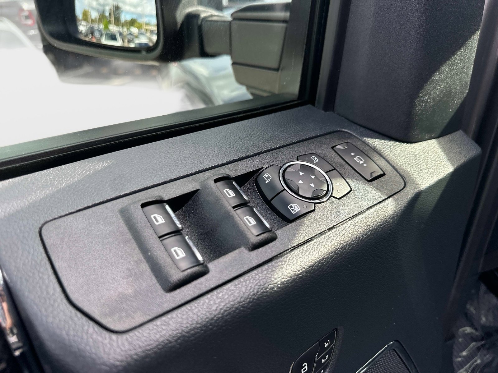 Used 2022 Ford F350 Lariat w/ Lariat Ultimate Package AWD/4WD image 21