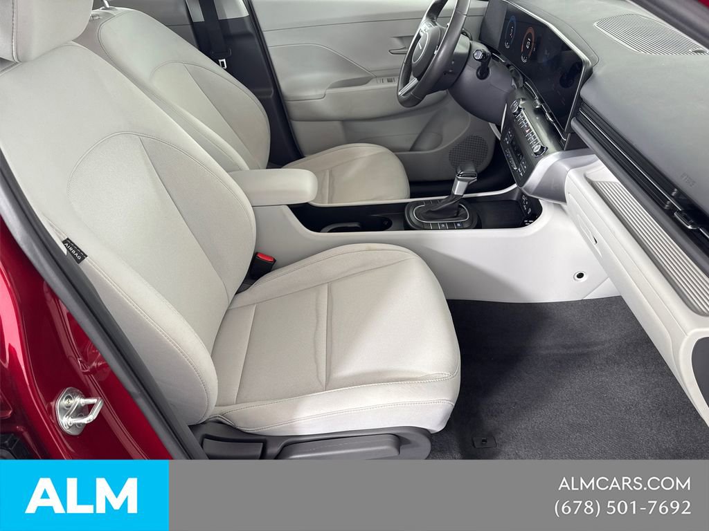 Used 2025 Hyundai Kona SEL image 17