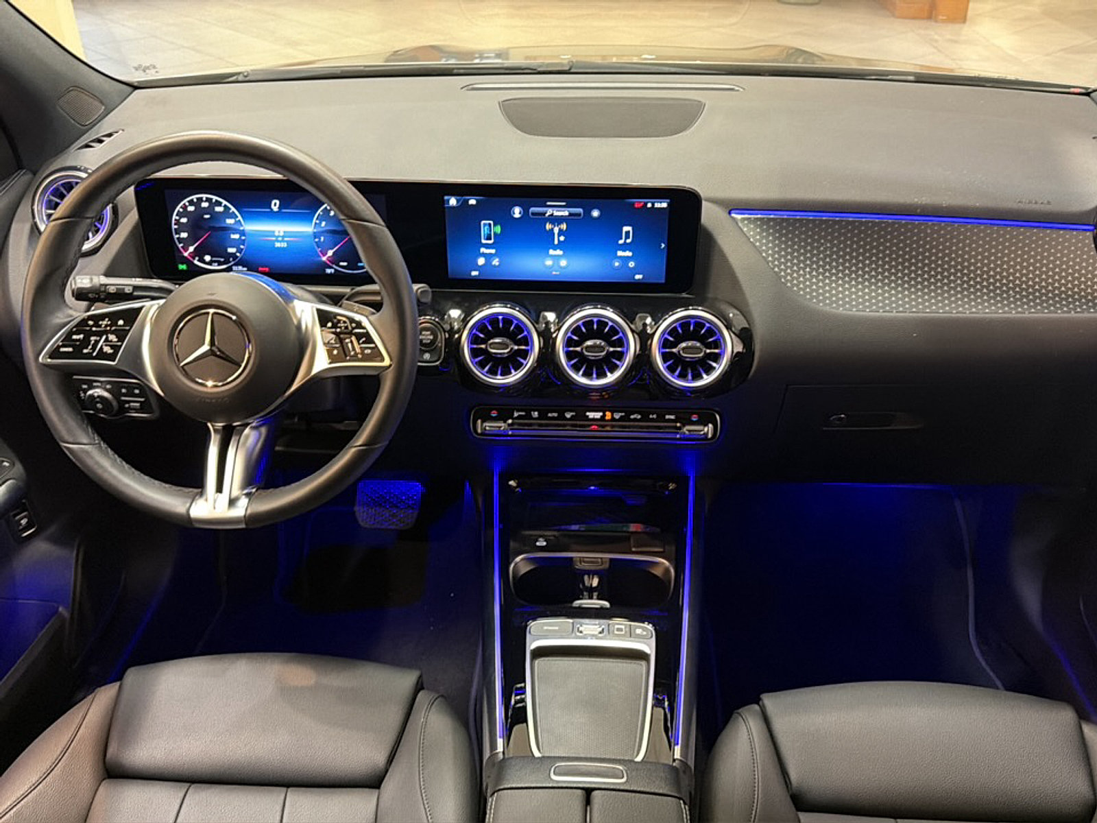 Used 2025 Mercedes-Benz GLA 250 image 12