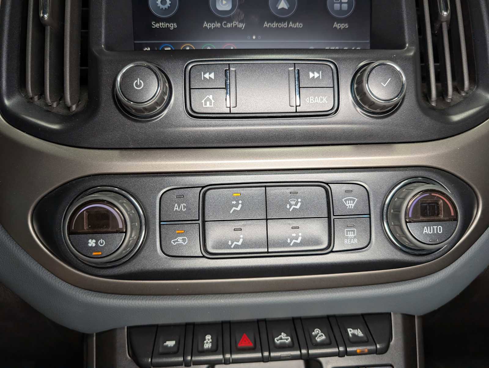 Used 2021 Chevrolet Colorado Z71 AWD/4WD image 32