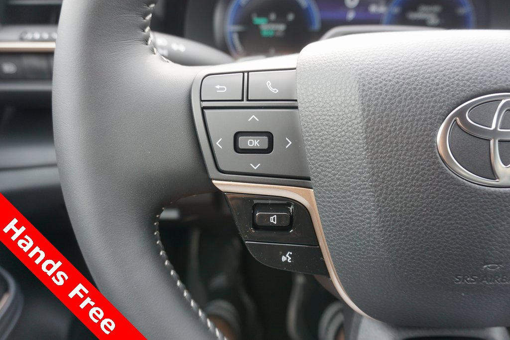 New 2026 Toyota Crown Platinum image 4